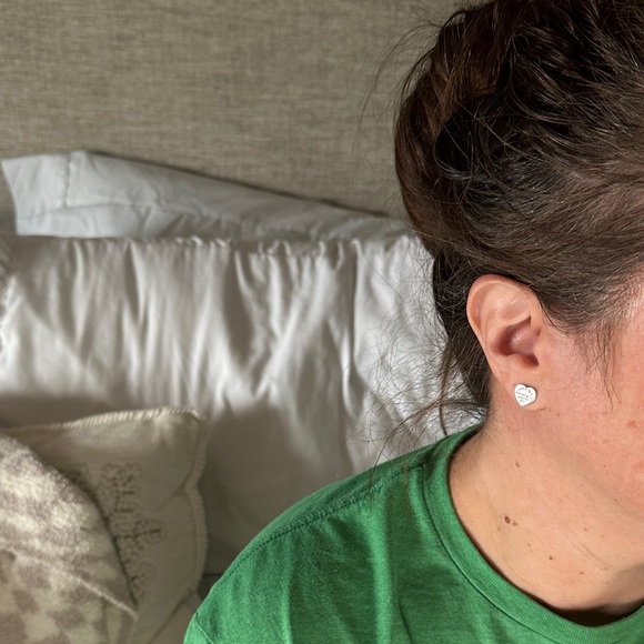 One Tiffany & Co. Silver Heart Earring. Single Earring Only. - Picture 6 of 7